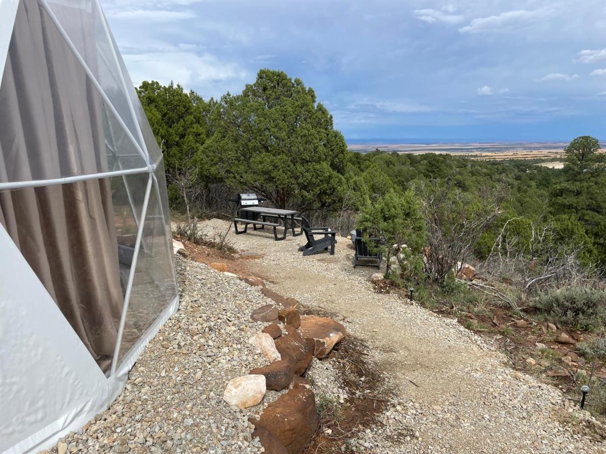 Canyon Rim Domes - A Luxury Glamping Experience!! Монтичелло Экстерьер фото