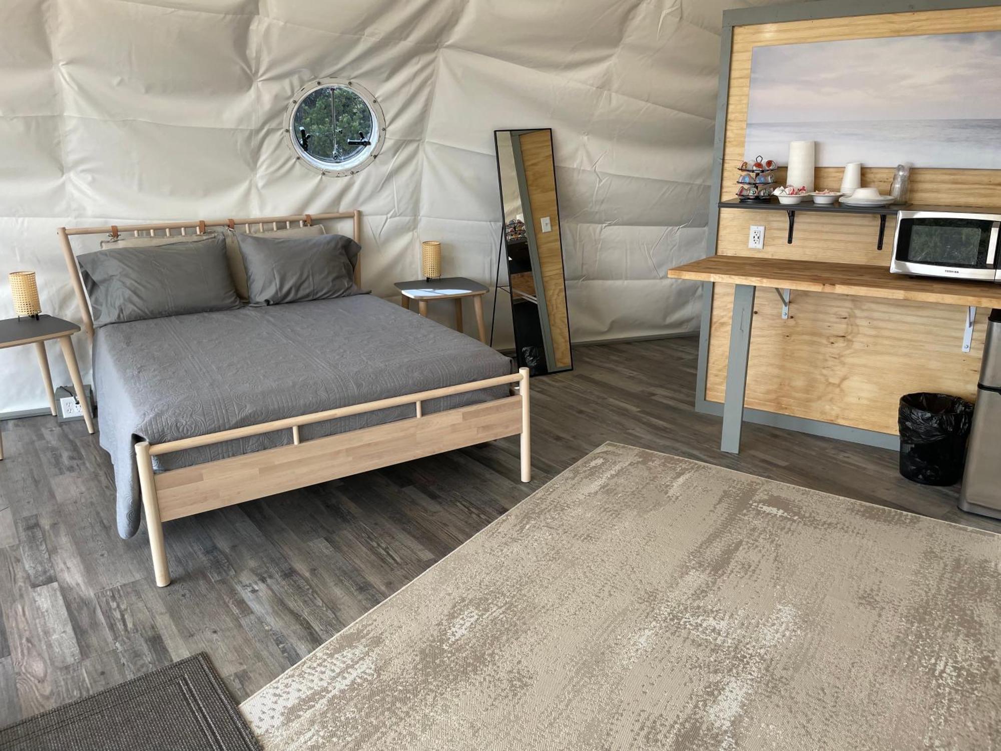 Canyon Rim Domes - A Luxury Glamping Experience!! Монтичелло Экстерьер фото